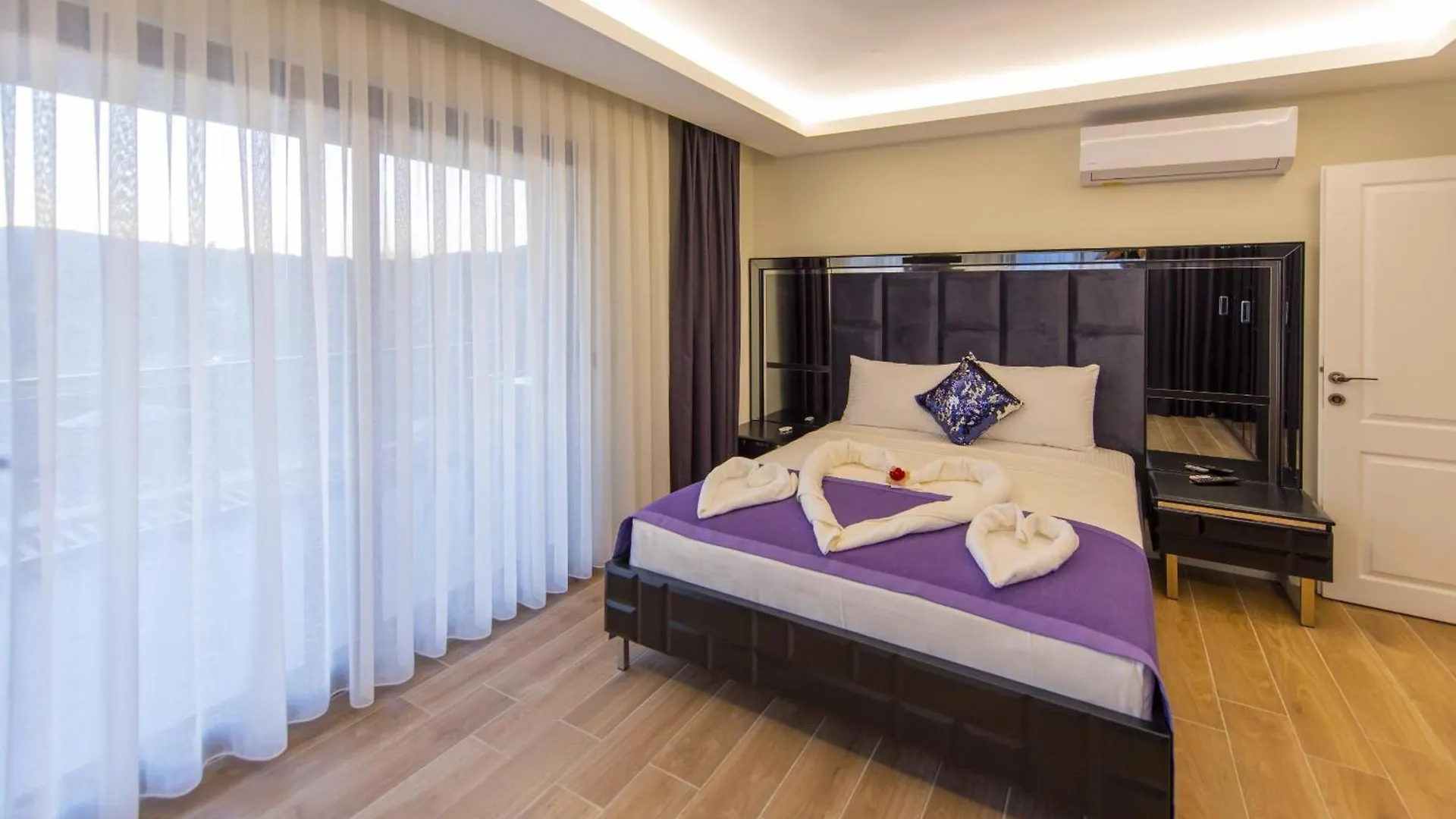 Fethiye Oeluedeniz Ovacik 4 Oda 1 Salon 8 Kisilik Tatil Villasi Villa