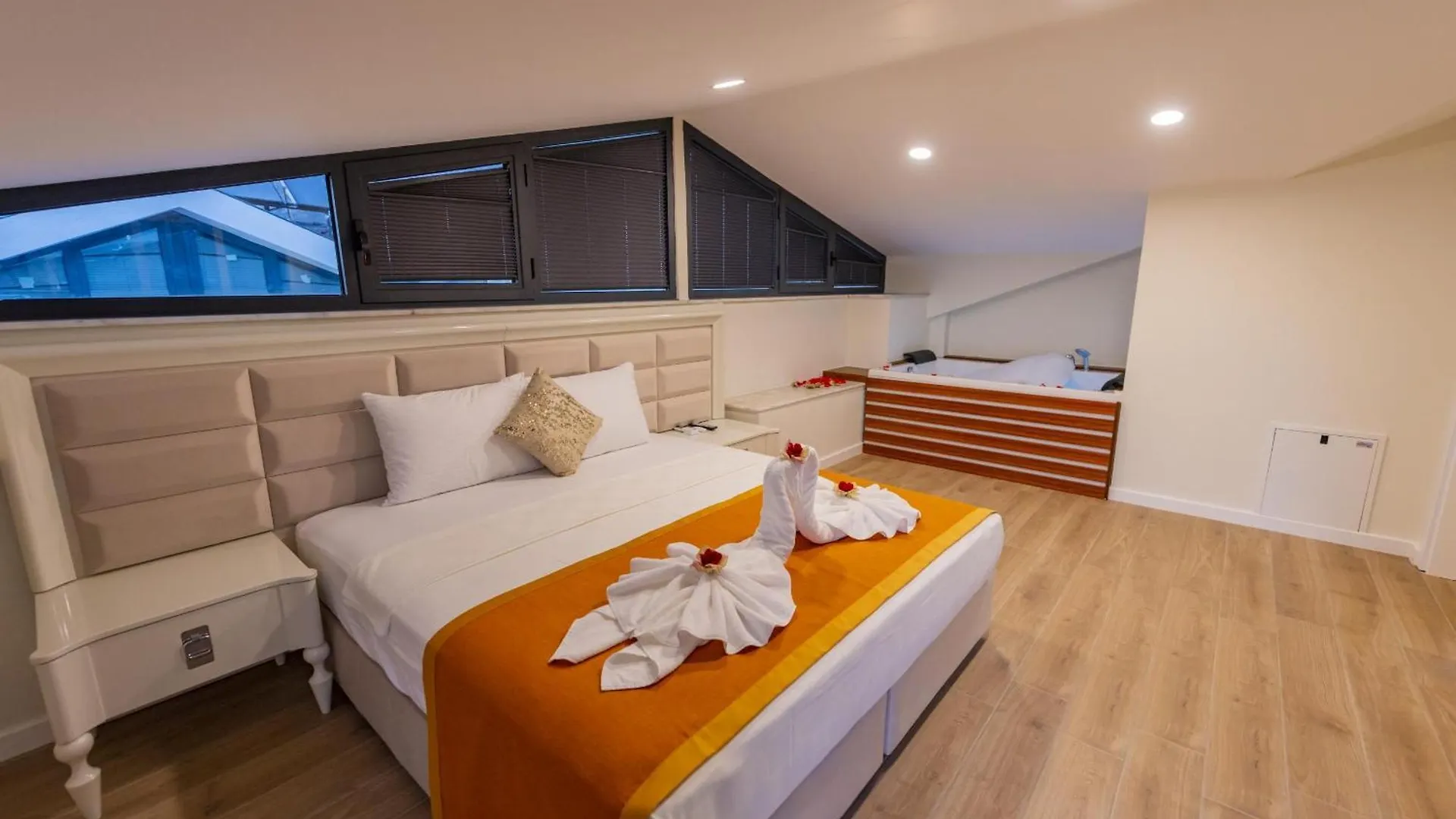 Fethiye Oeluedeniz Ovacik 4 Oda 1 Salon 8 Kisilik Tatil Villasi Villa